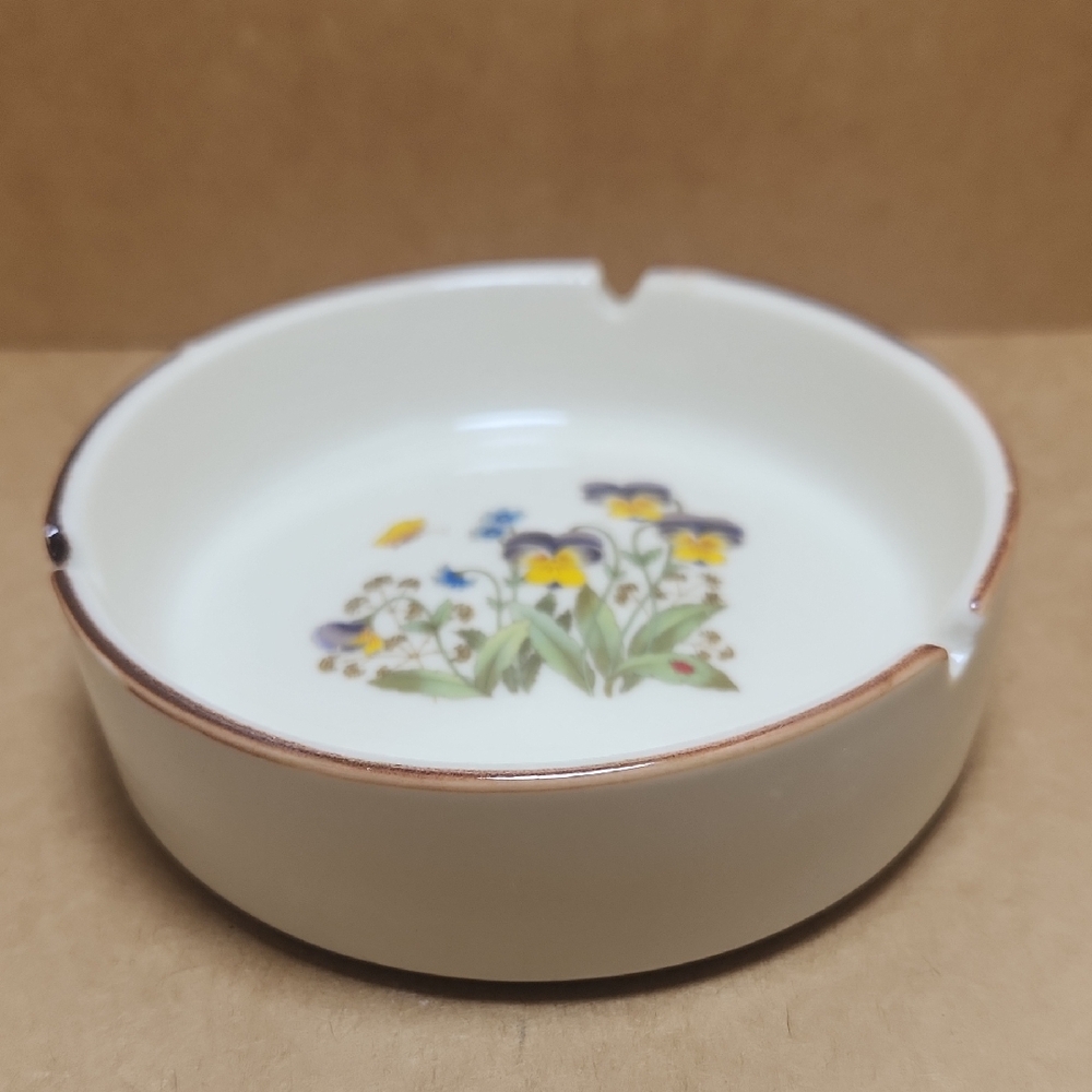Floral Cream Ceramic Ashtray